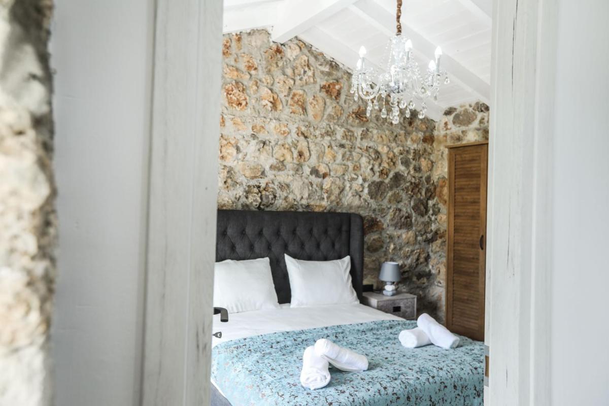 Rans Luxury Villas & Suites in Corfu with swimming pool - Housity