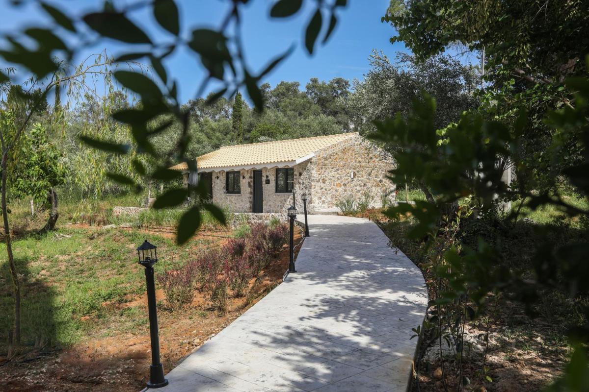 Suitetrails - Rans Luxury Villas & Suites in Corfu with swimming pool