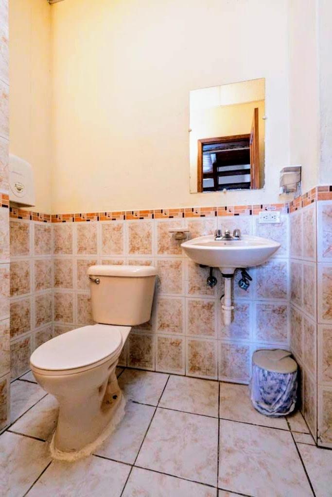 Hostal La Suite - Housity