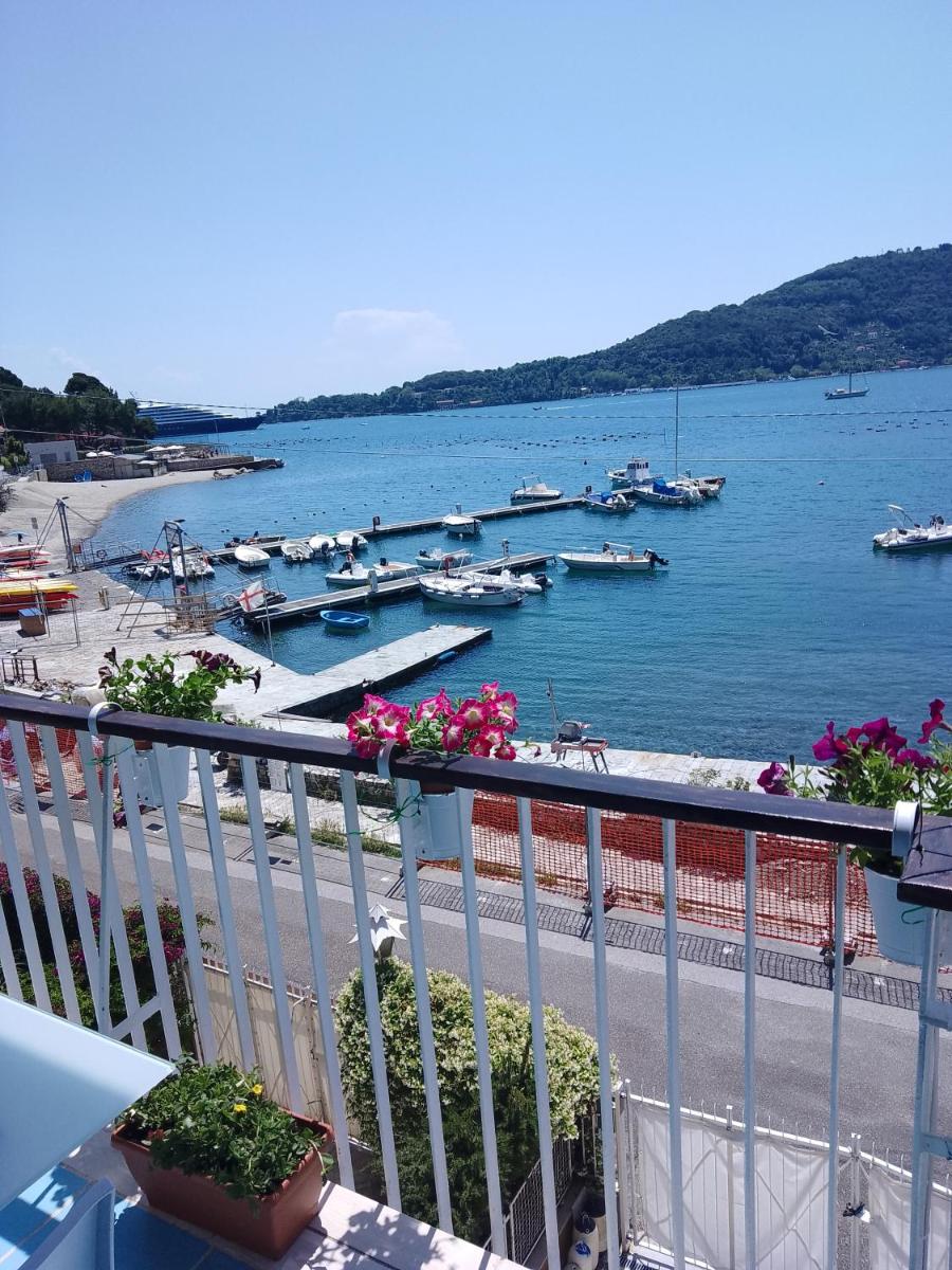 appartamento openspace fronte mare esclusivo due letti matrimoniali a Portovenere - Housity