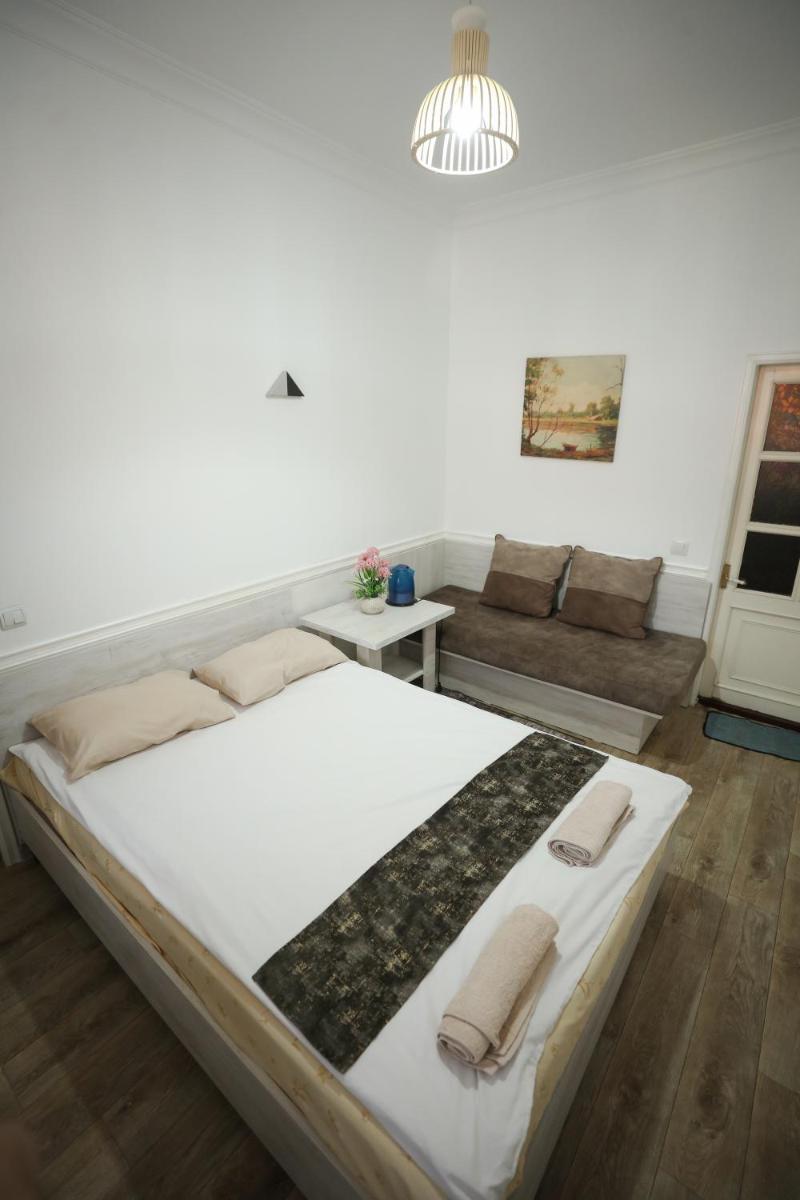 U ASHOTA - Housity