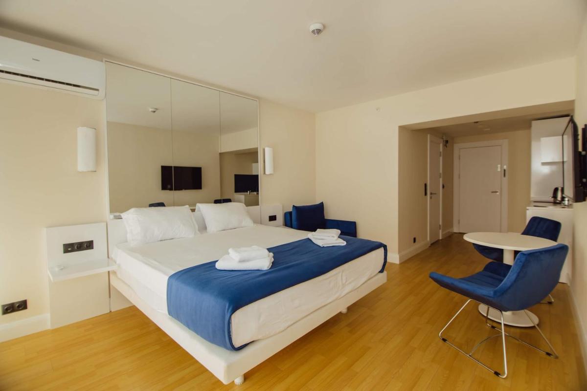 ORBi City Aparthotel & center sea view - Housity