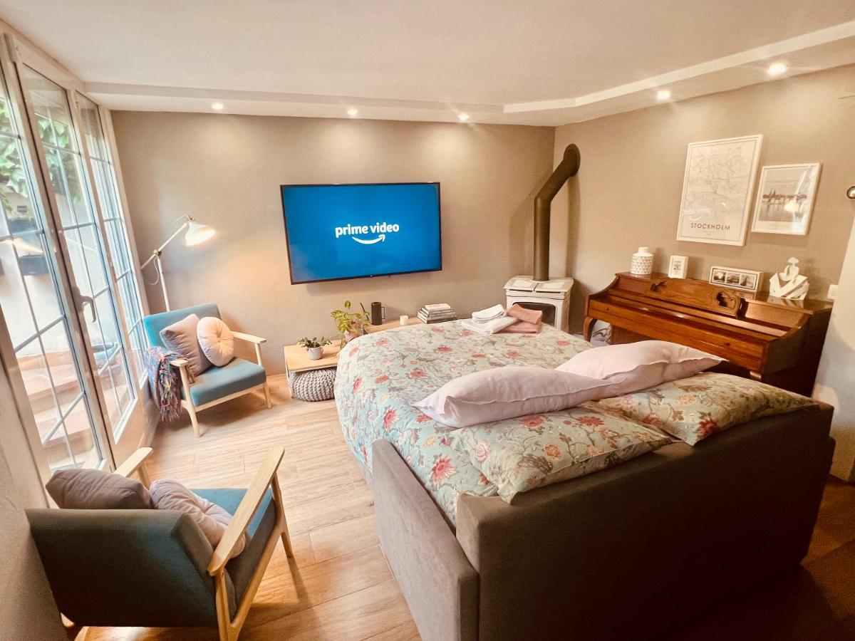 Loft de estilo industrial con jardín y garaje privados - Housity