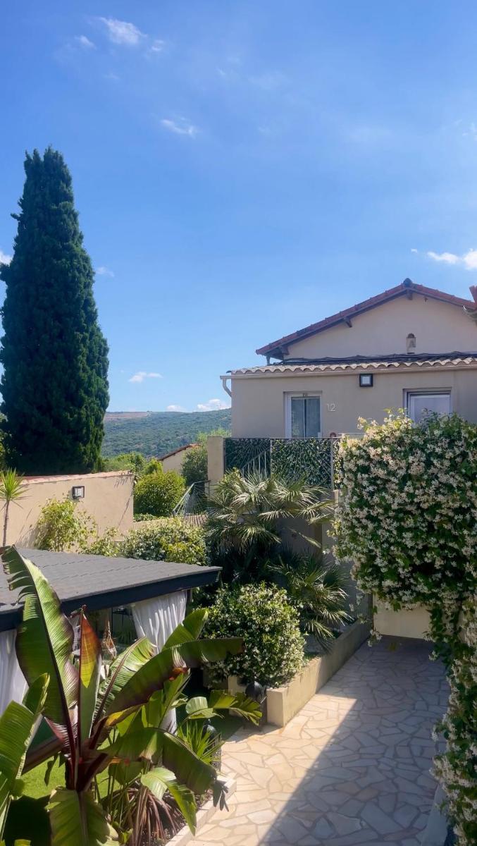 Jardin de l'établissement La Bastide Gourmande