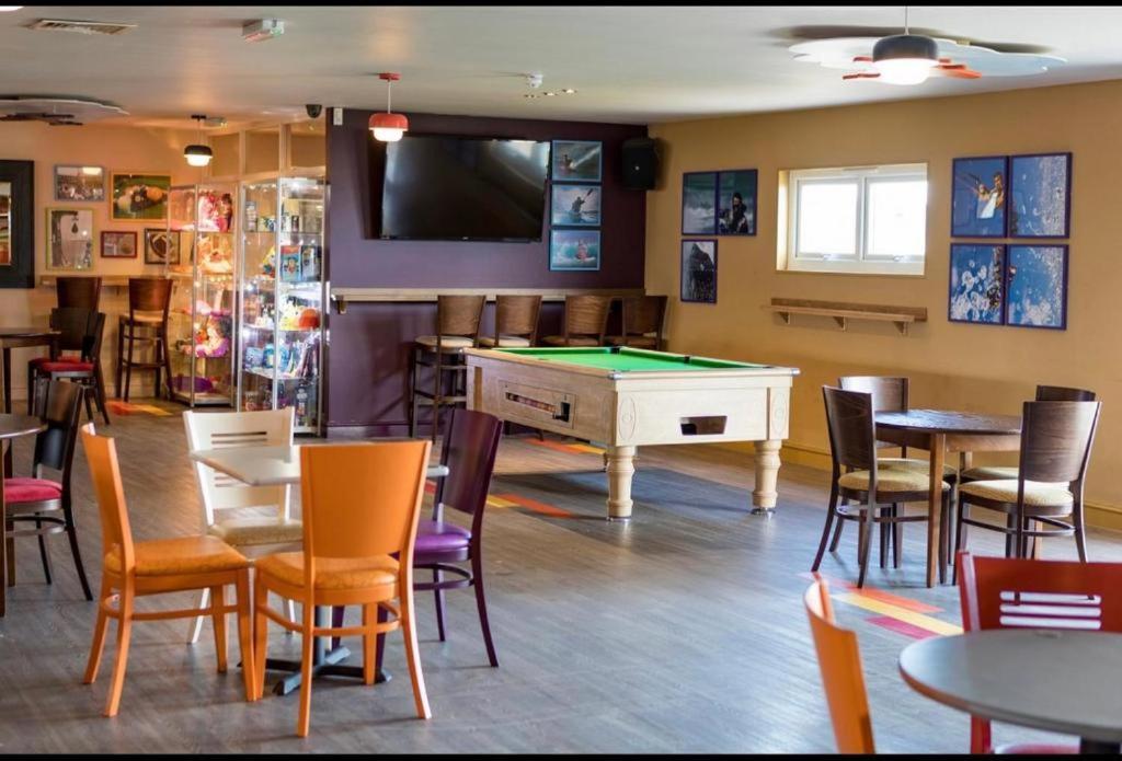 MOONSTONE Lymington - Housity