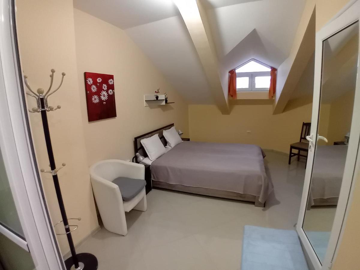 Top Floor Two Bedroom Apartment in Central Burgas - Housity