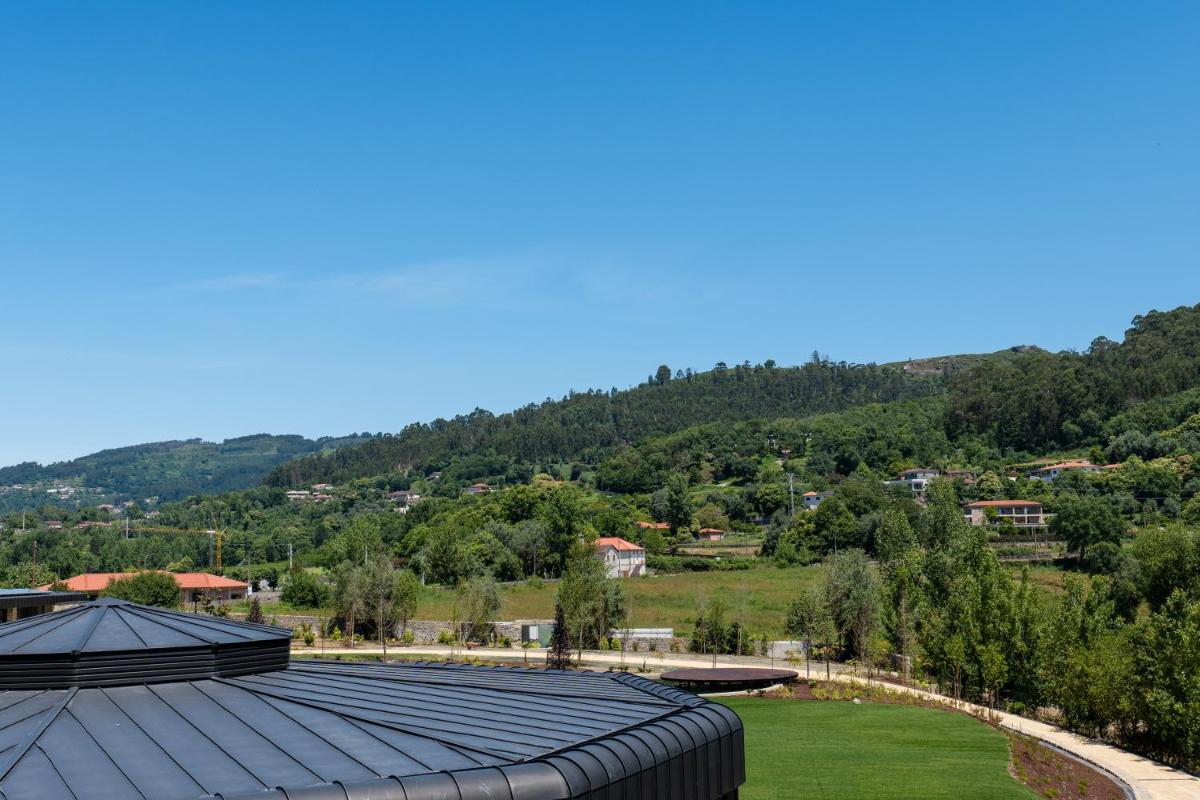 Uma vista geral da montanha ou uma vista da montanha a partir do hotel