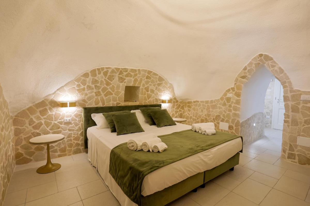Grotta Saracena Resort - Housity