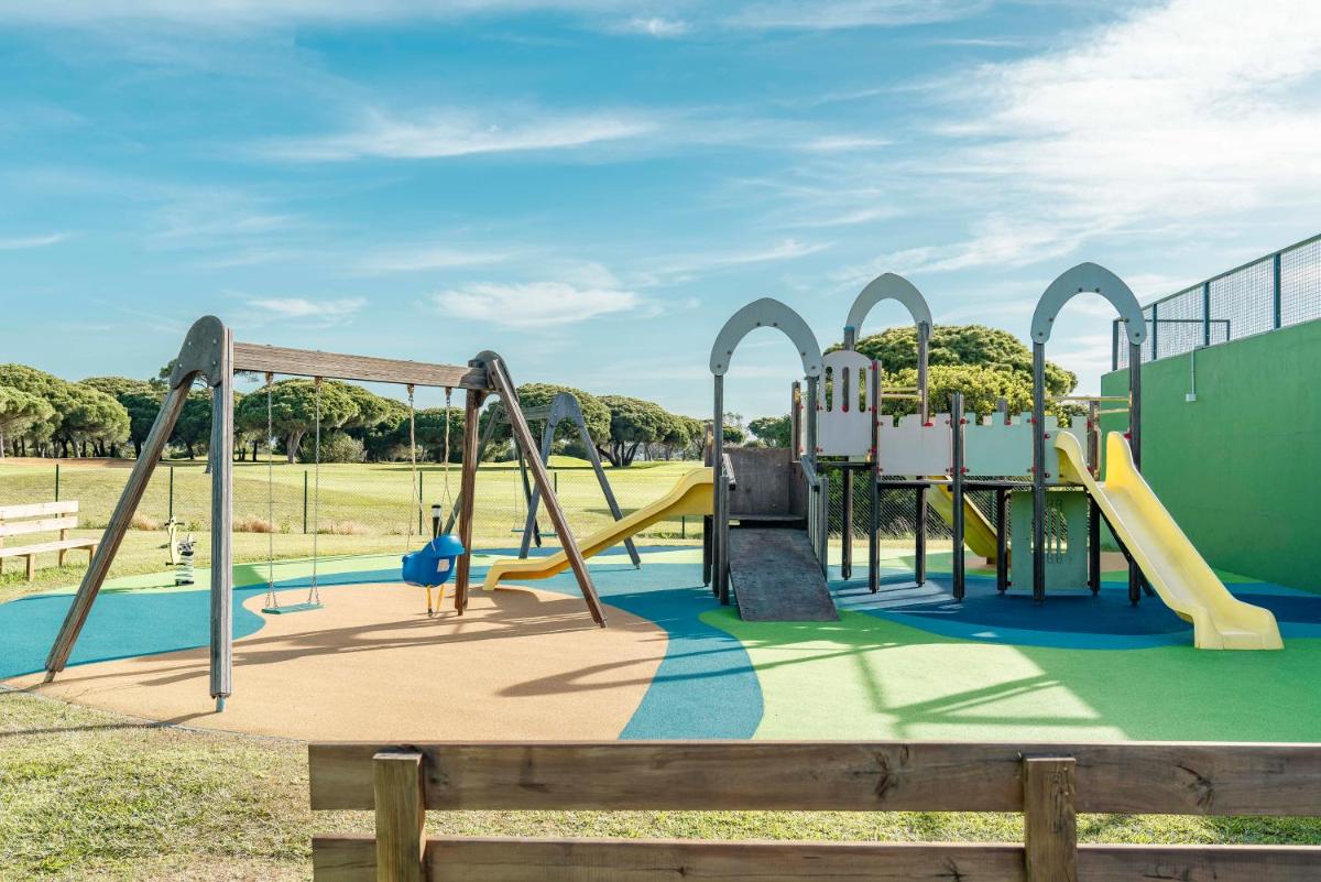 Zona de juegos infantil en Vincci Resort Costa Golf