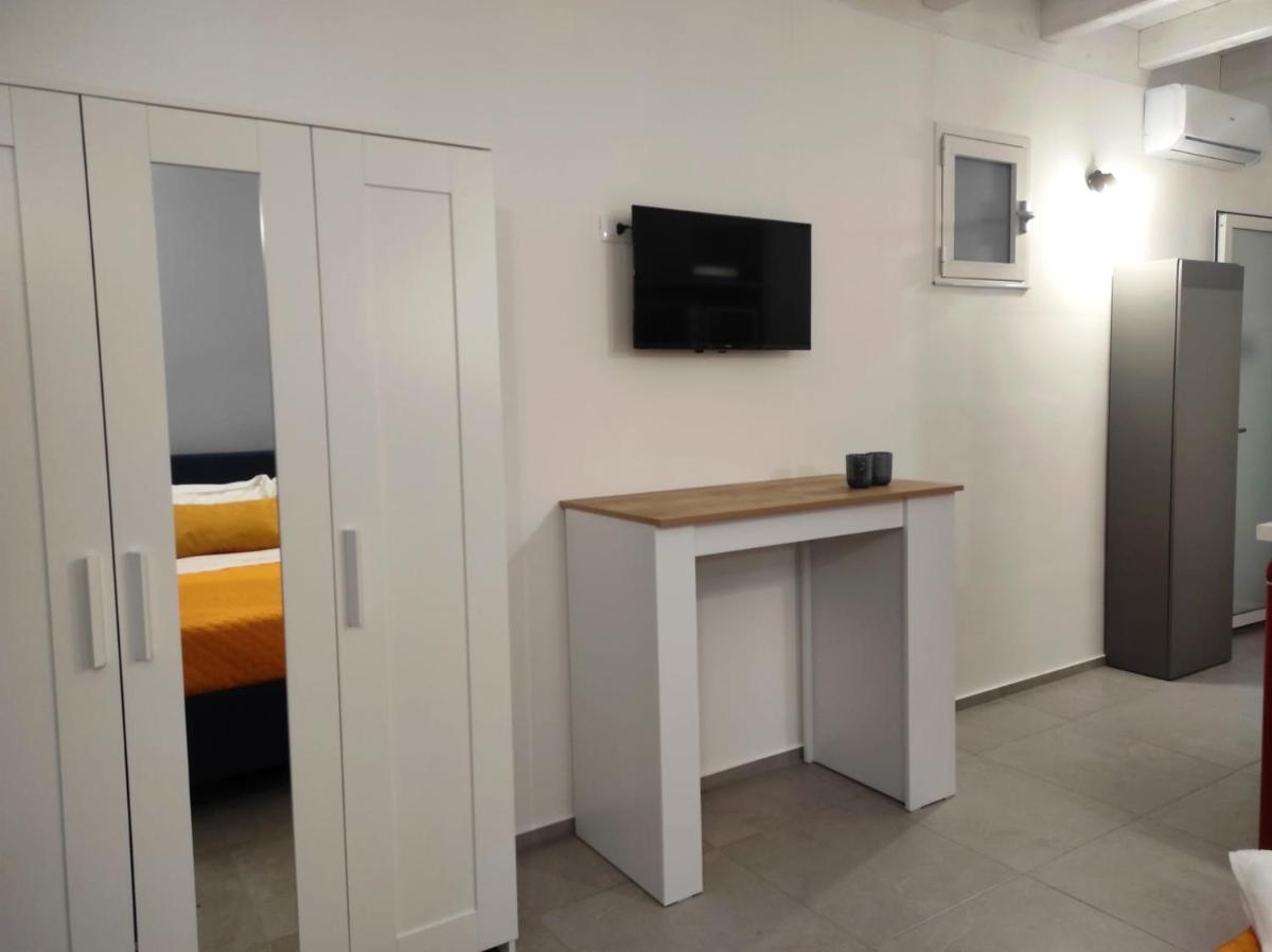 White Wall luxury rooms Scala dei turchi - Housity