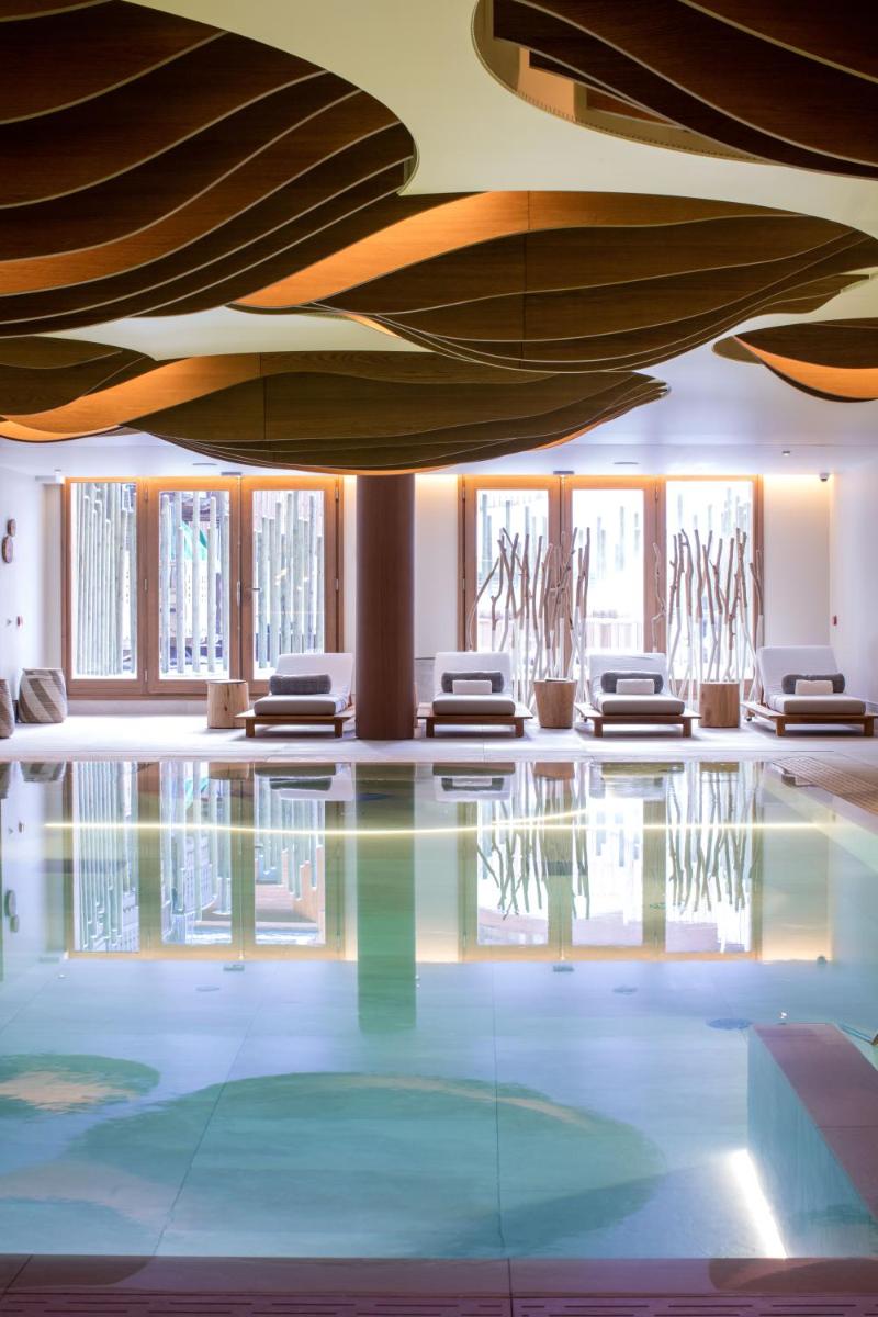 Piscine de l'établissement Six Senses Residences & Spa Courchevel ou située à proximité