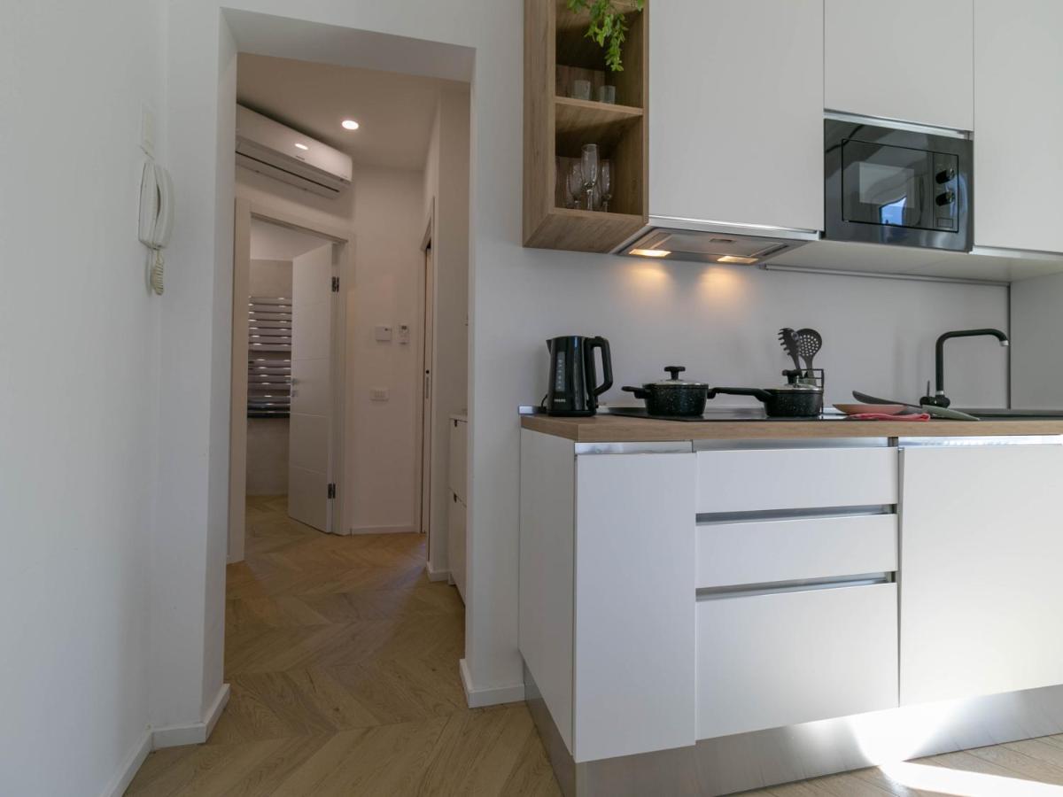 Welcomely - Lake River Apartment - Housity