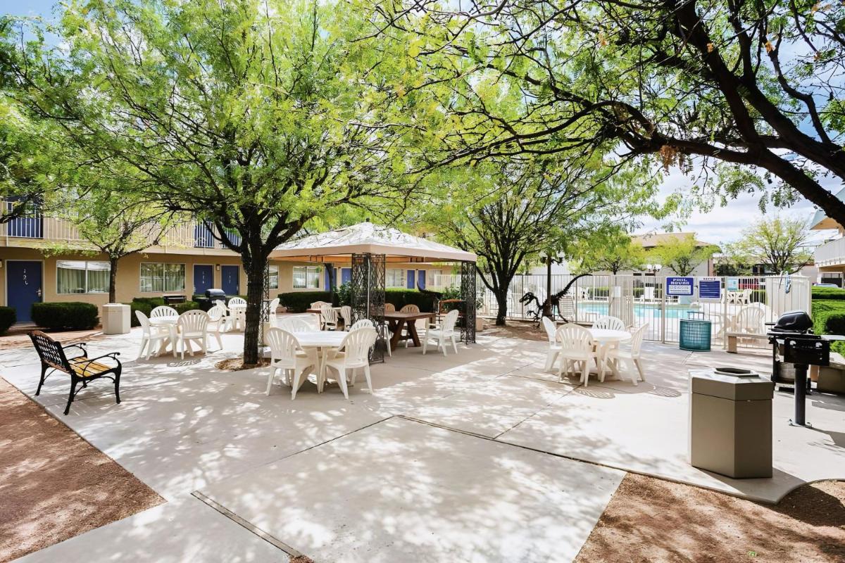 Motel 6-Holbrook, AZ - Housity