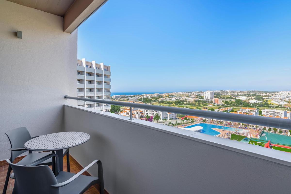 Uma varanda ou terraço em Jupiter Albufeira Hotel - Family & Fun - All Inclusive
