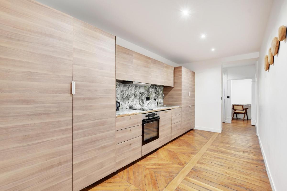 Luxurious Haussmannian apartment 3BR8P Saint Germain - Housity