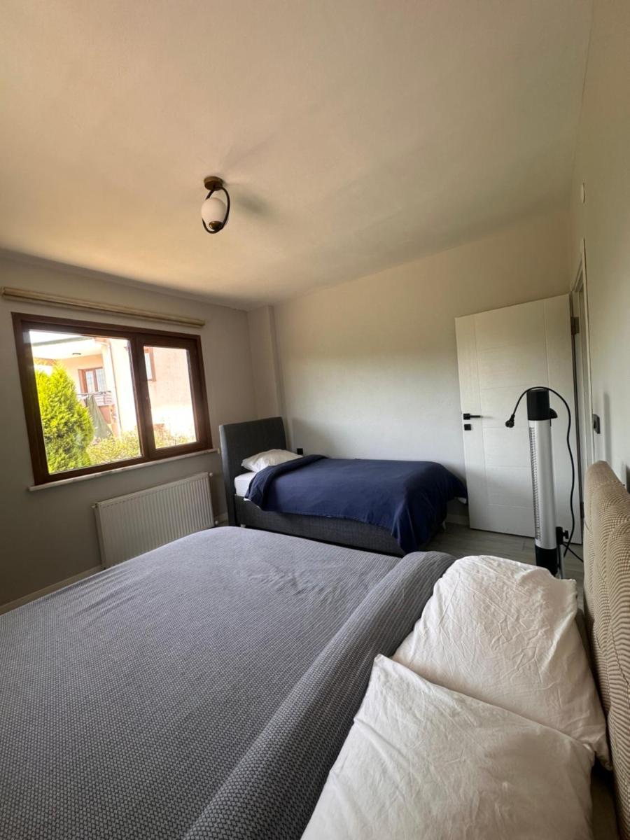 De&Ne apart 1 - Housity