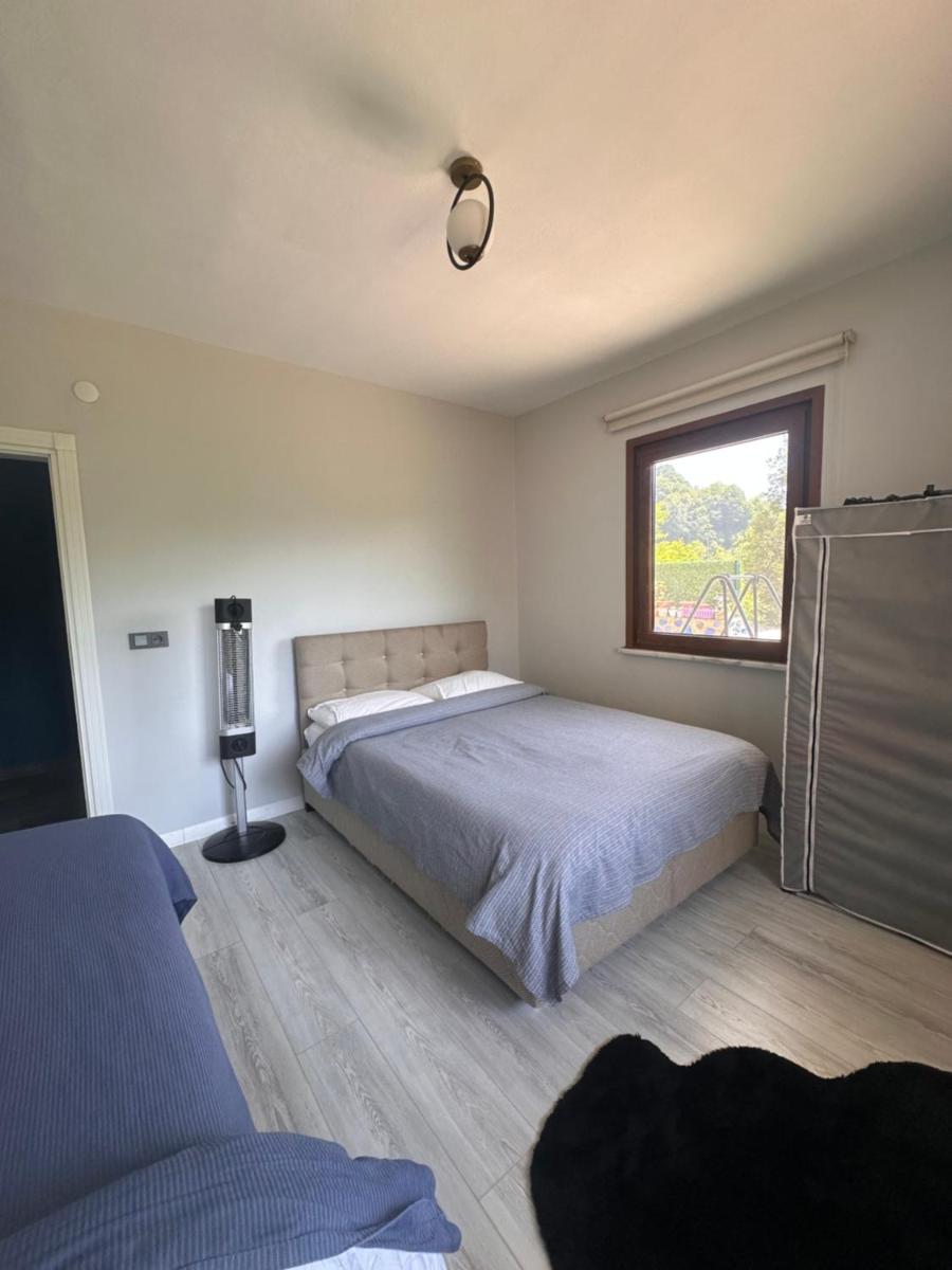 De&Ne apart 1 - Housity