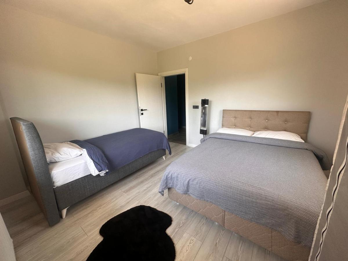 De&Ne apart 1 - Housity