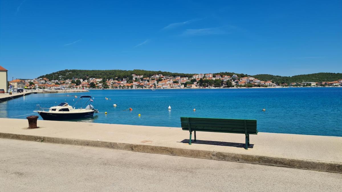 Apartments Valentina Tisno - Housity