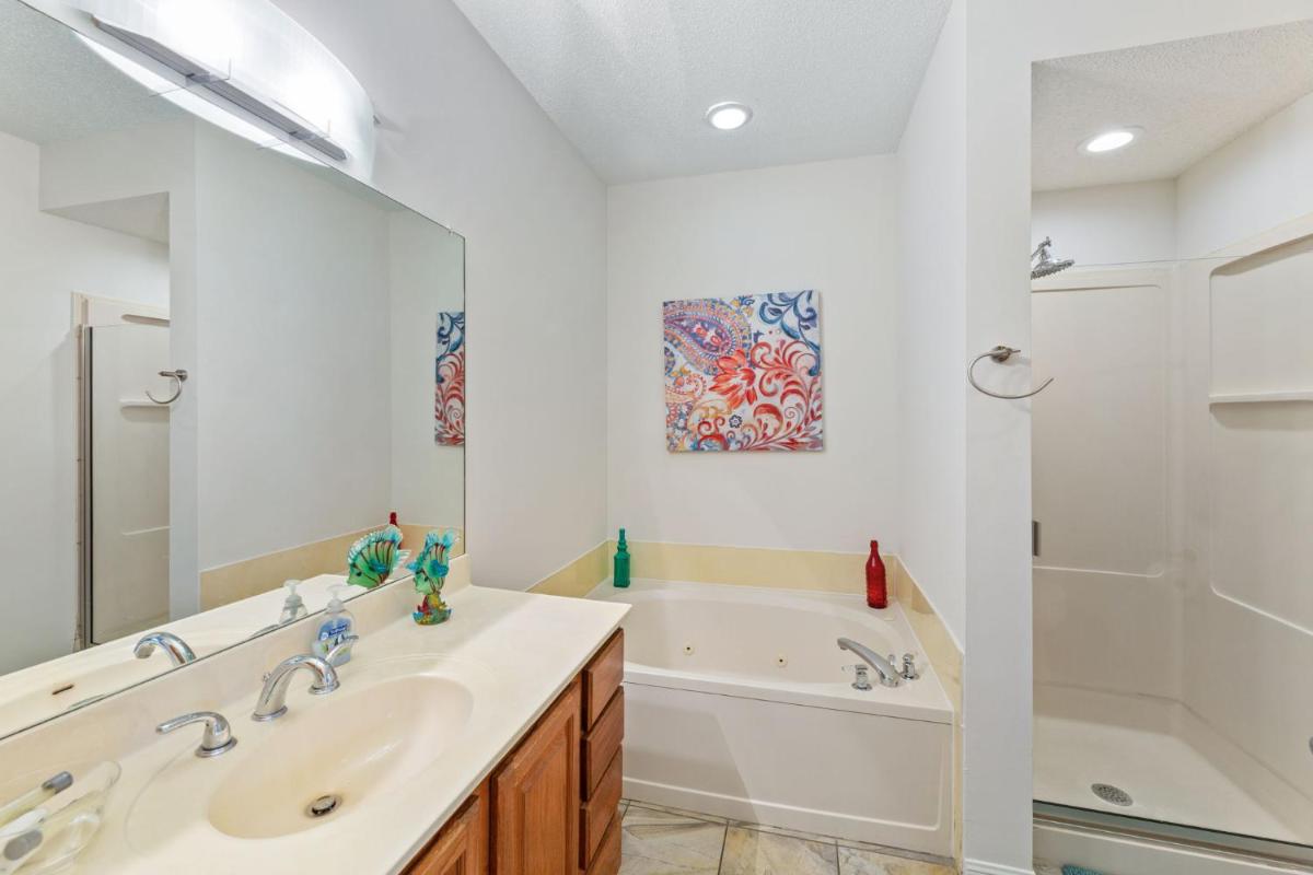 Hill Country Island Retreat - Loaded with Amenities! - Housity