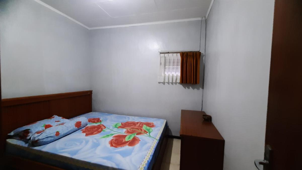 Villa putih pesanggrahan - Housity