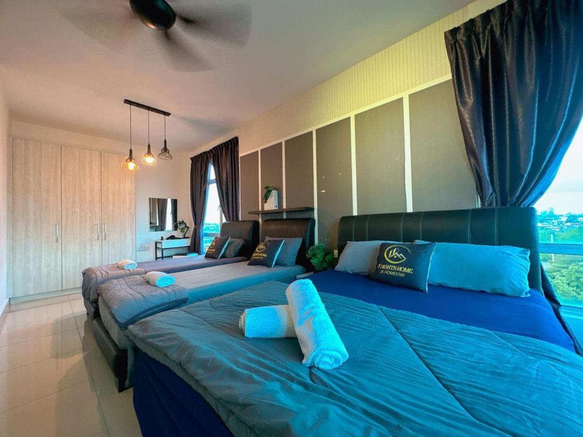 Suitetrails - Pandan Residence Duplex Penthouse Near to CIQ Johor Bahru Town 3R 13Pax B01