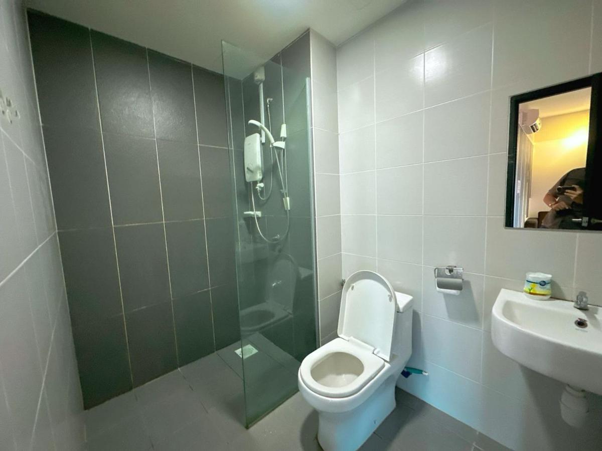 Suitetrails - Pandan Residence Duplex Penthouse Near to CIQ Johor Bahru Town 3R 13Pax B01