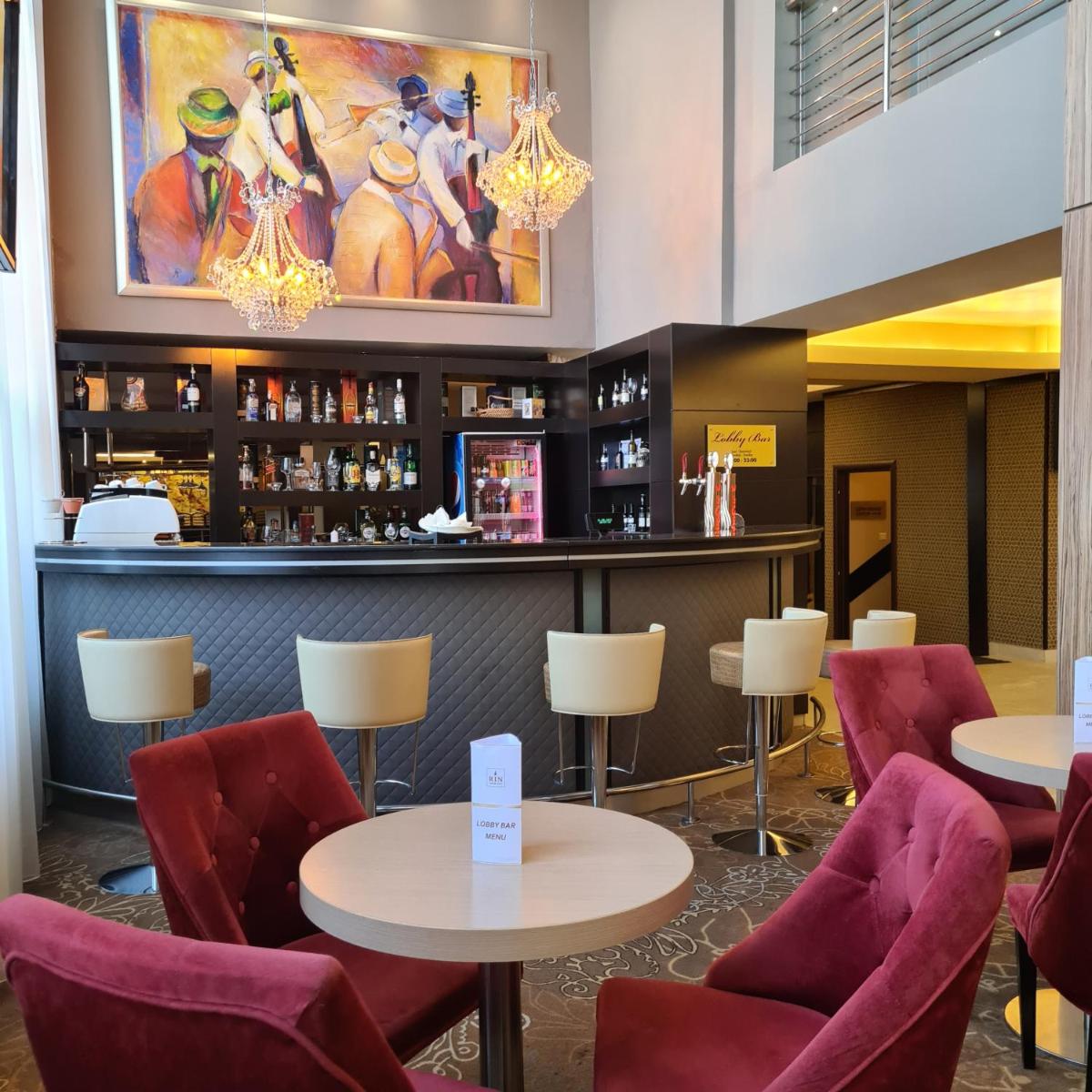 RIN Airport Hotel - Housity