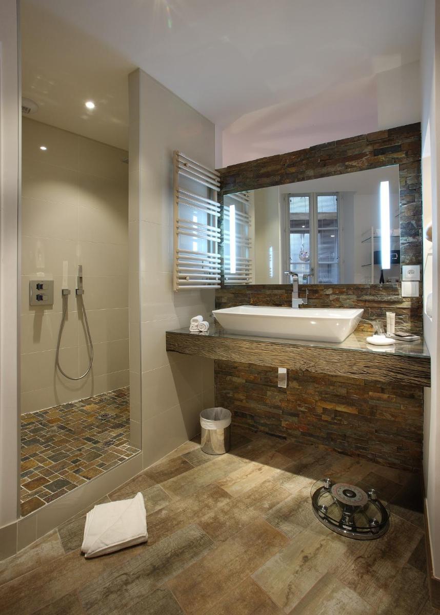 Salle de bains dans l'établissement Petit Hôtel Confidentiel