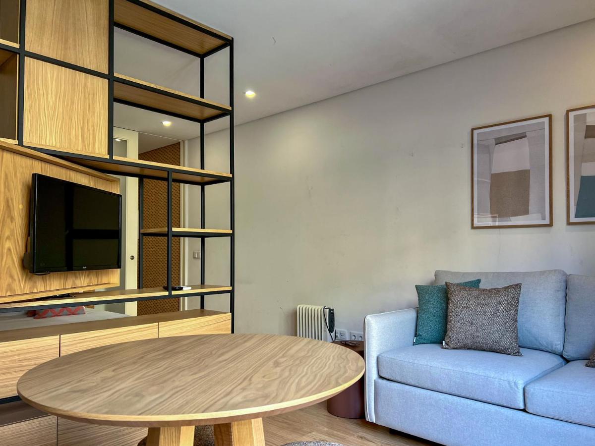 Light-Filled Apartment with Garden • Downtown - Housity