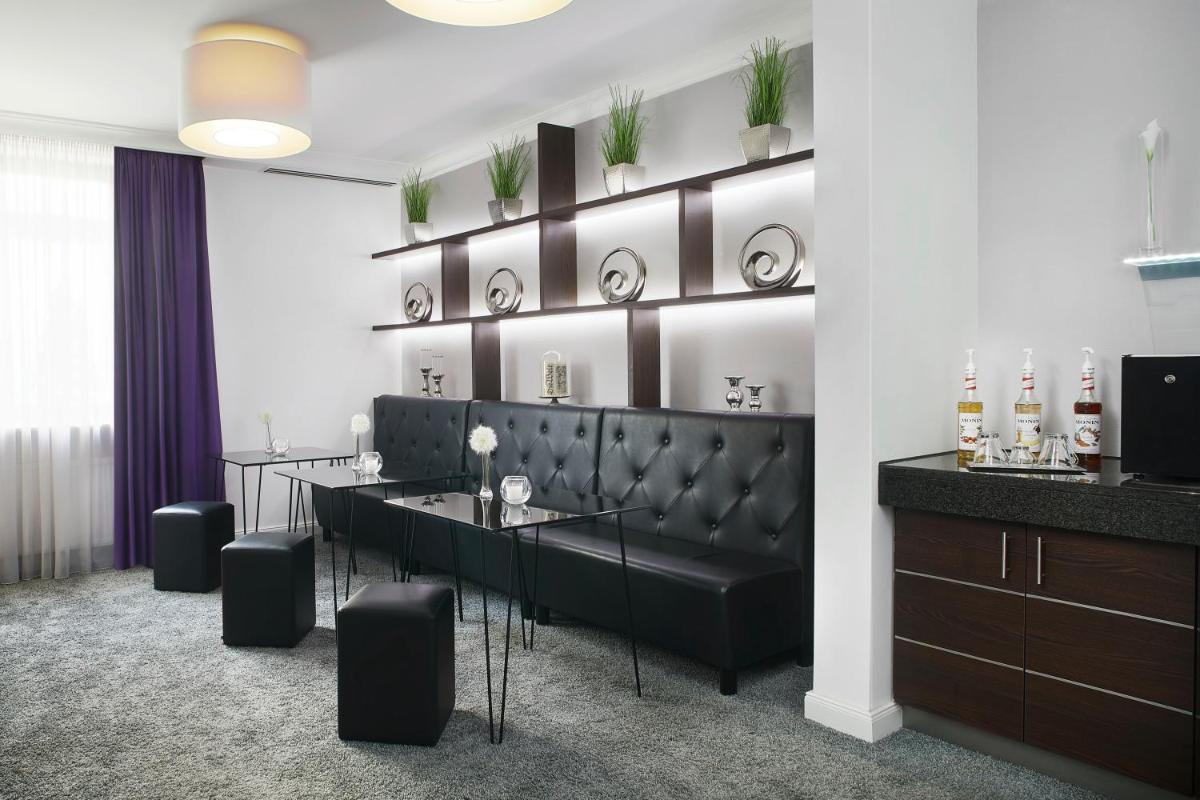 Central Hotel - Housity