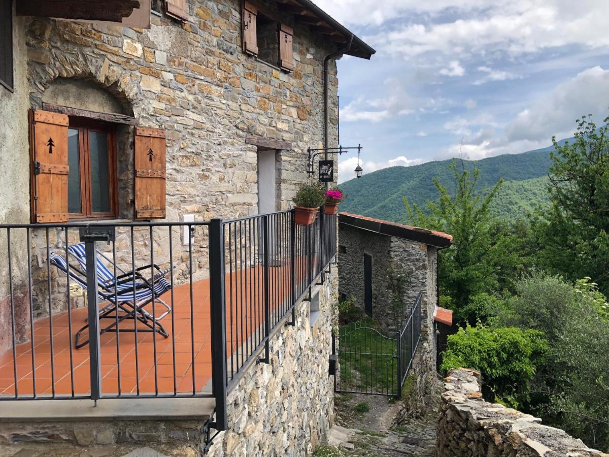 La Strega Bianca - Housity