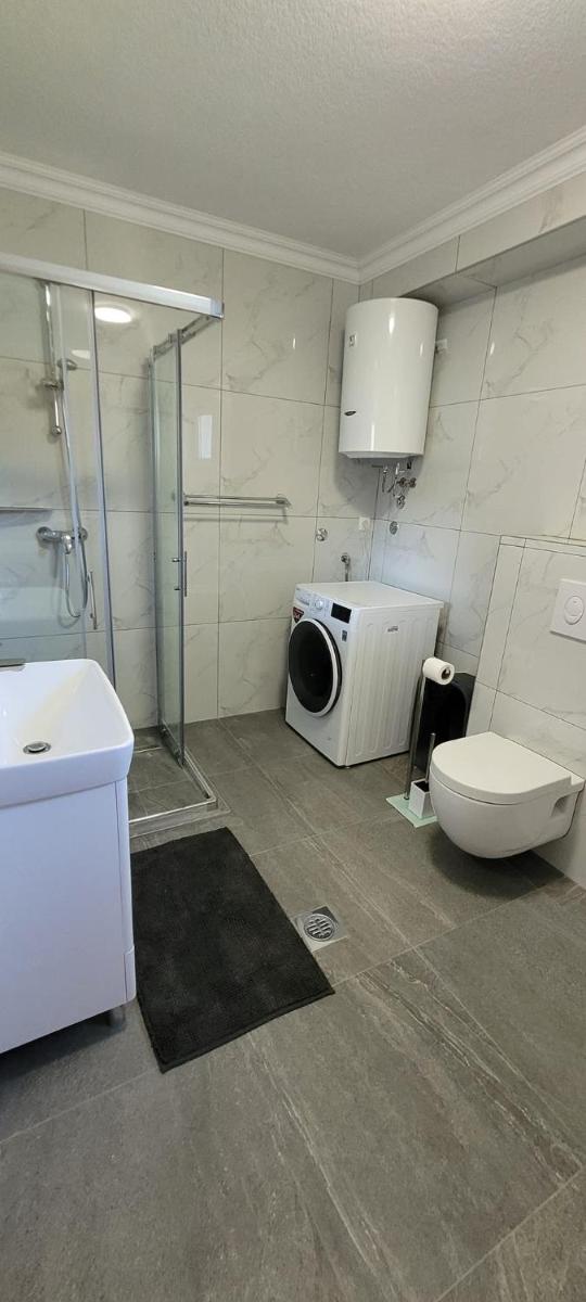 Oz Lux Apartments - Housity