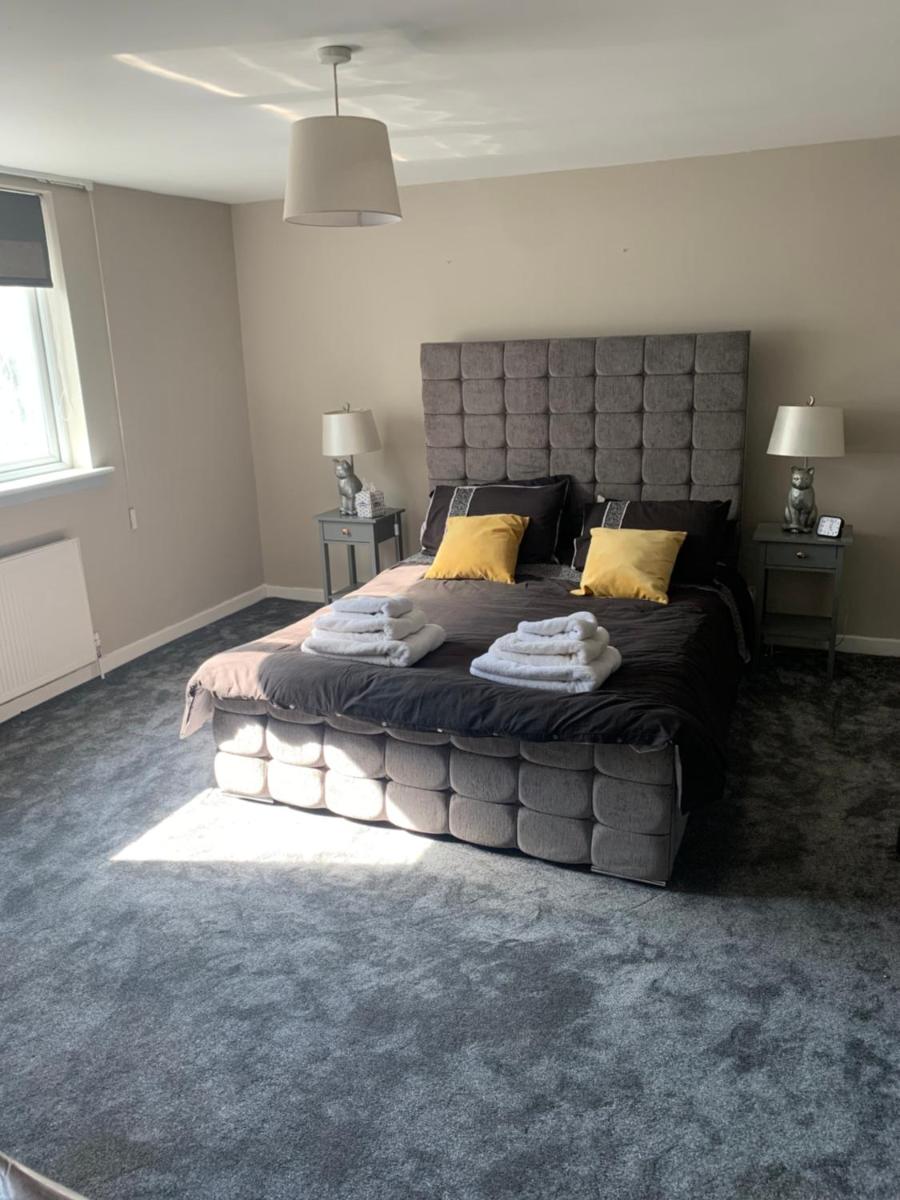 Elegant bungalow in Newmilns, East Ayrshire - Housity