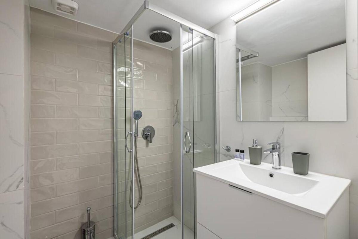 Acropolis Luxury Apartment - Housity
