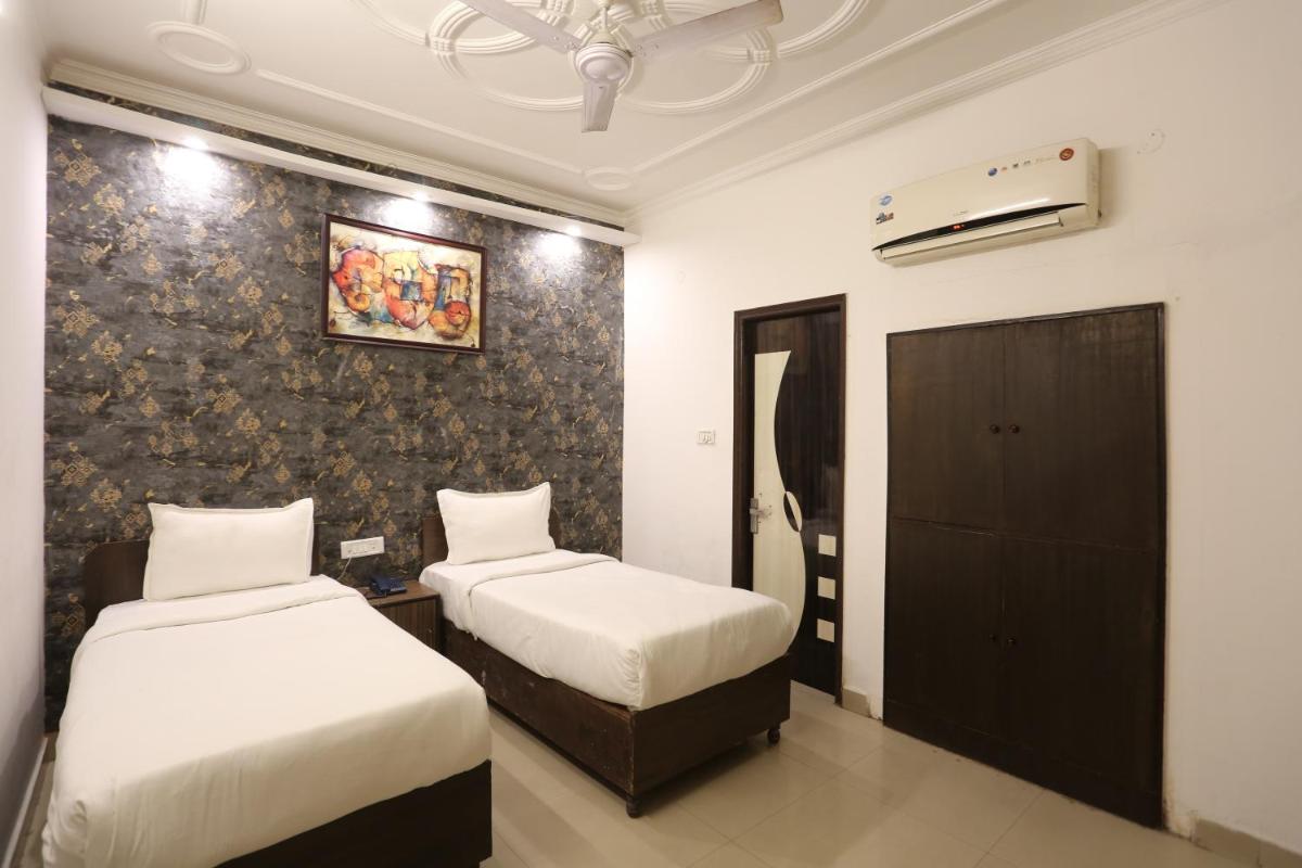 Backpackers - Ink Hotels Delhi Airport By SS Group - Housity