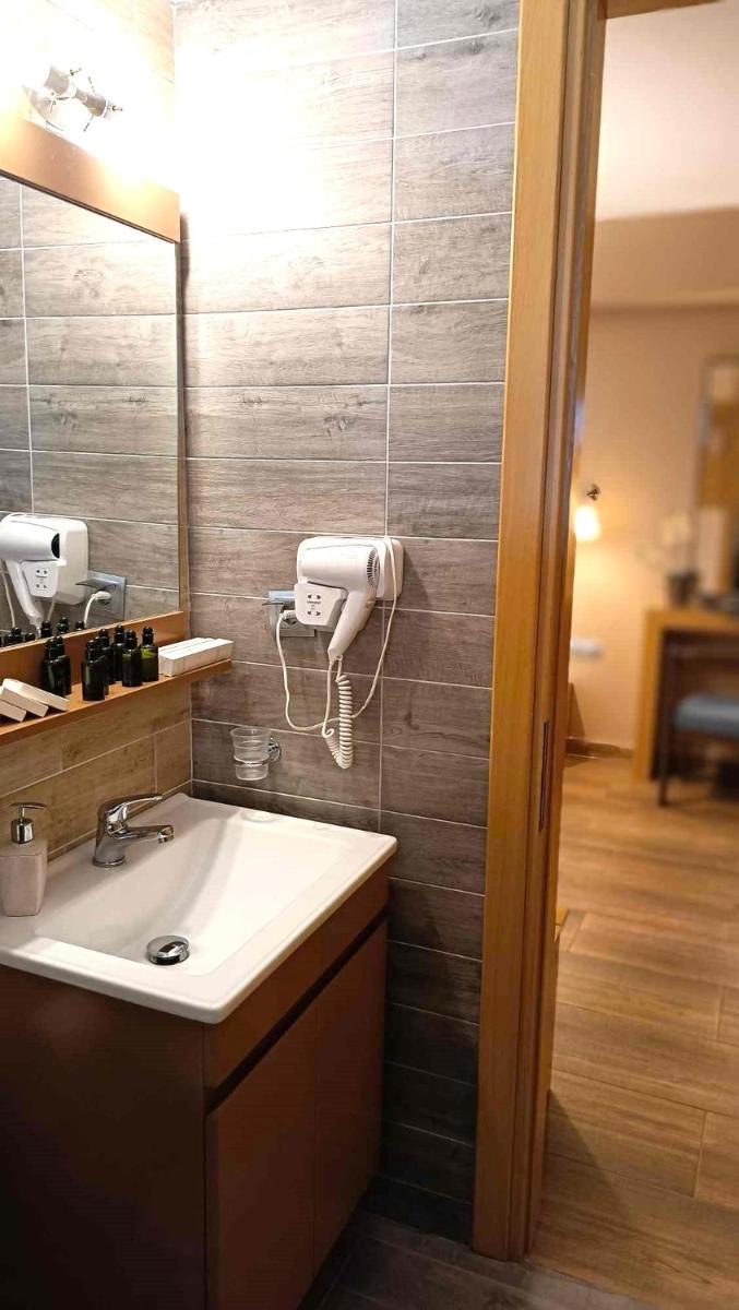 Athos Thea Luxury Rooms - Housity