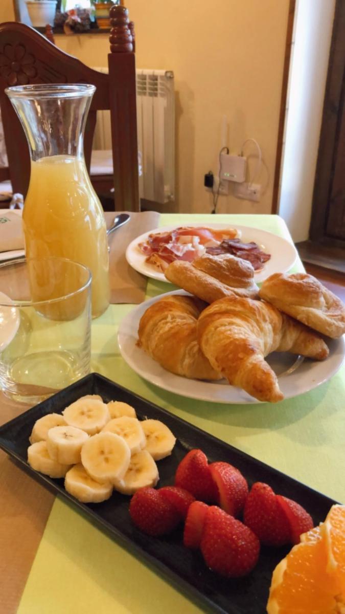 Comida en o cerca de este hotel