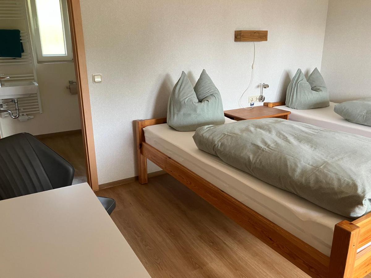 Balkonzimmer Pension Volgenandt - Housity