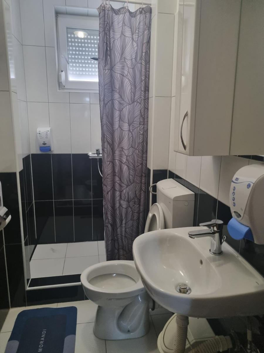 Motel Medium - Housity