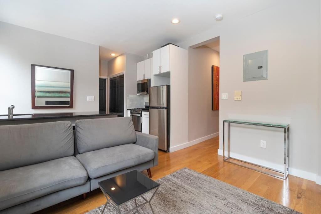 Renovated Lower Eastside 2BR Washer Dryer - Housity