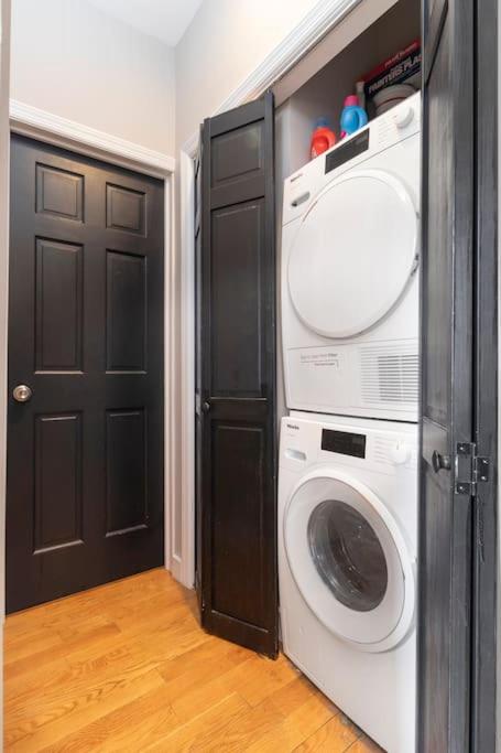 Renovated Lower Eastside 2BR Washer Dryer - Housity