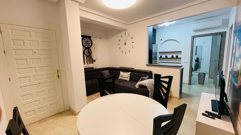 Modern Vacation Apt BNL - Housity