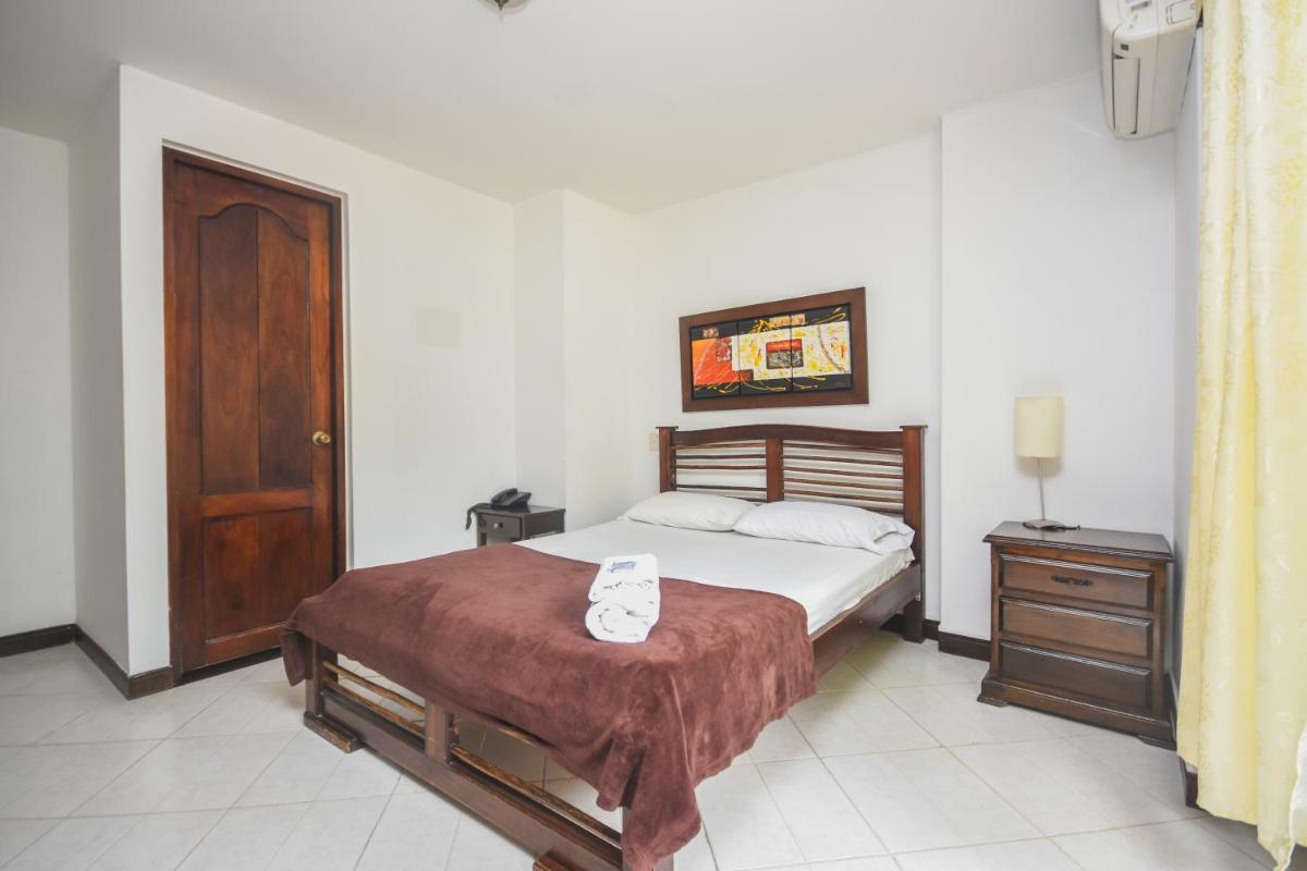 Hotel Estadio Real - Housity