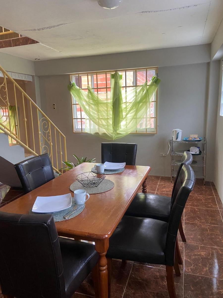 Hidden Treasures Bed & Breakfast - Housity
