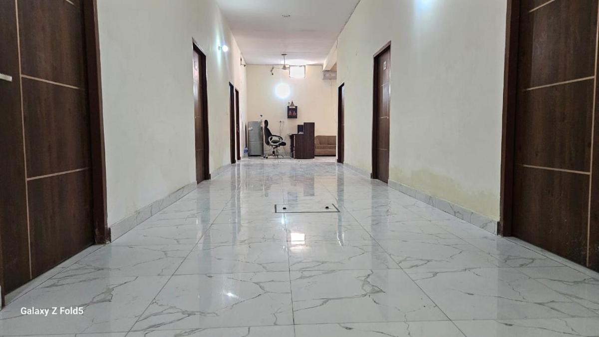 Hotel Seven Spring - Housity