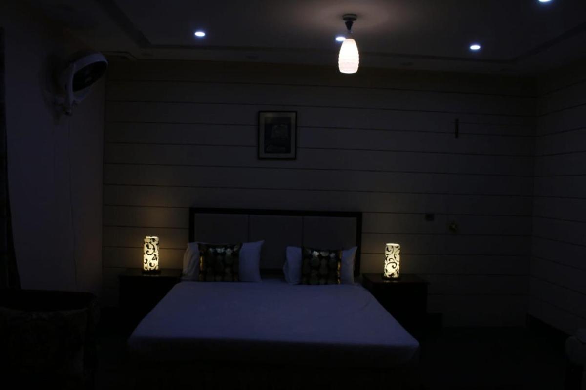 Comfort Inn Hotel - Housity