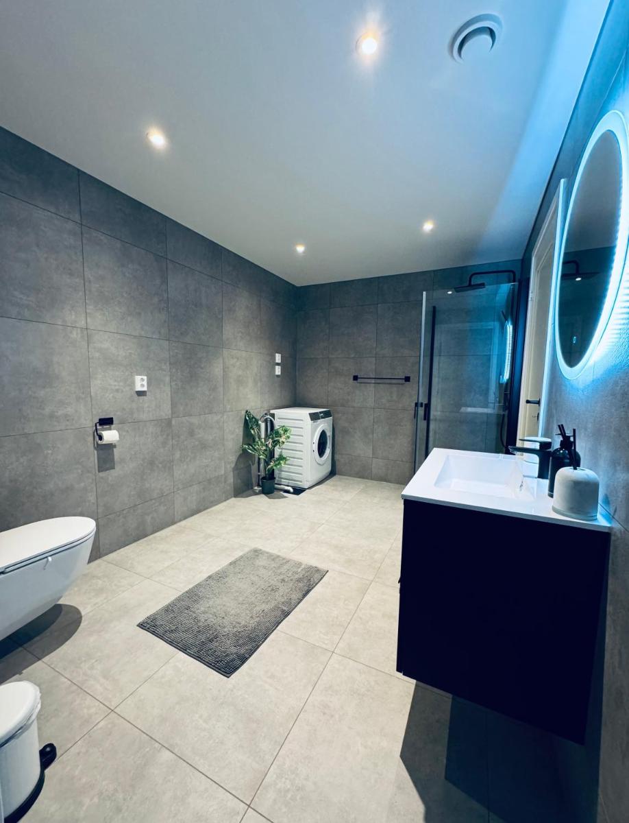 Ny og moderne studio leilighet ! - Housity