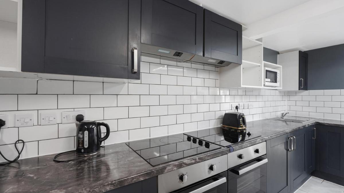 Comfy Double En-suite room in Barking - Housity