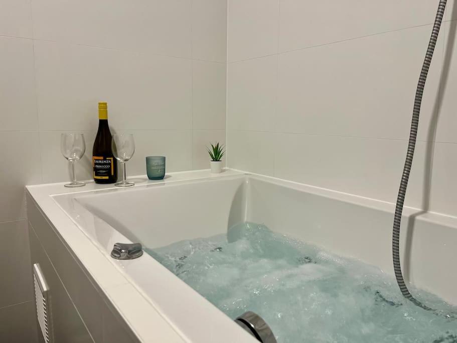 Panorama Schlossberg & Jacuzzi - Housity